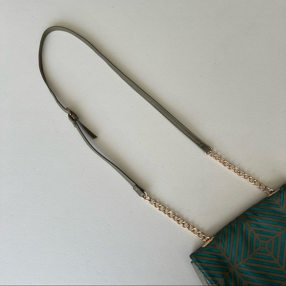 Pretty Ships Crossbody Purse with Magnetic Flap - Picture 3 of 11